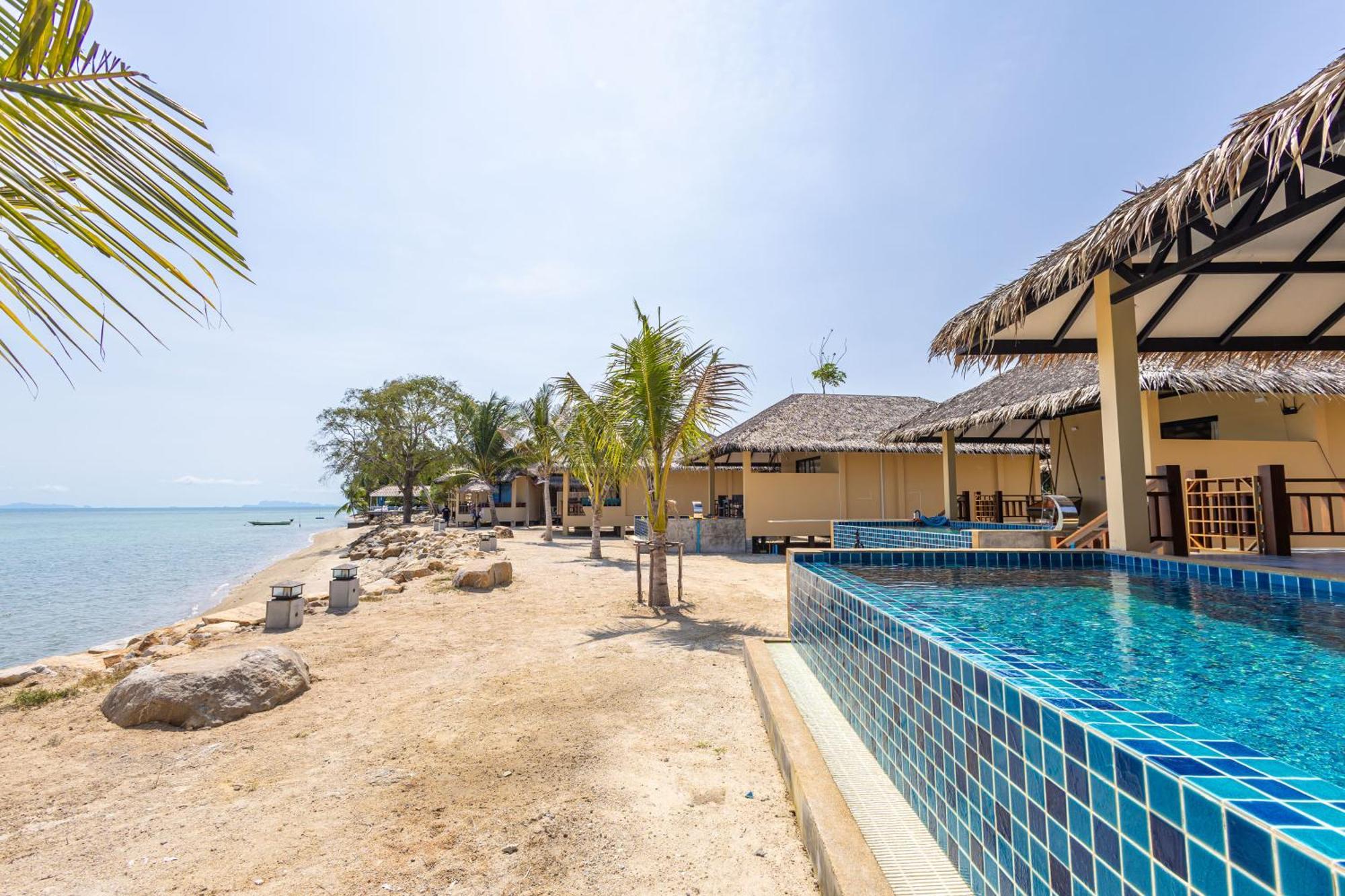 Absolute Beachfront Resort Baan Tai Exterior photo